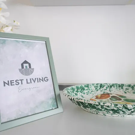 アパート Nest Living Evergreen - Peaceful With Terrace
